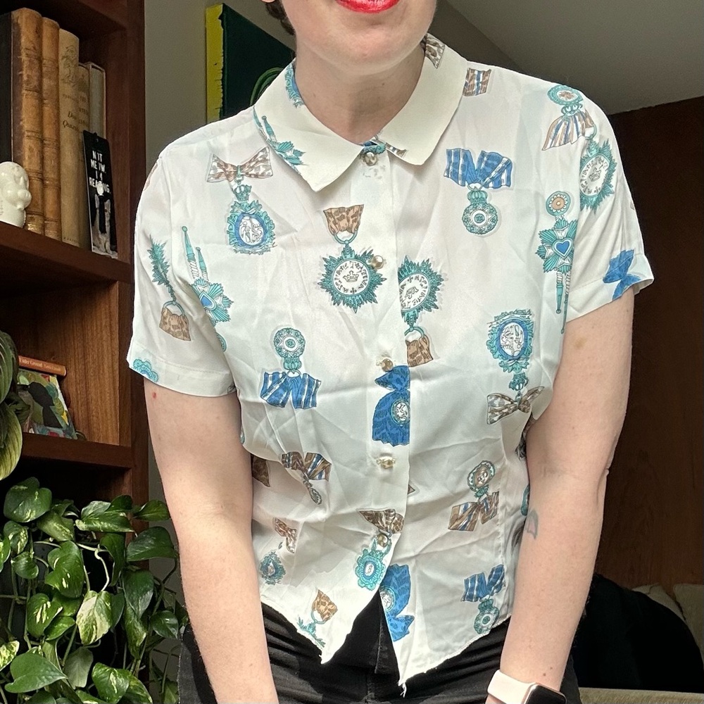 Vintage 60s blue and white medal shirt